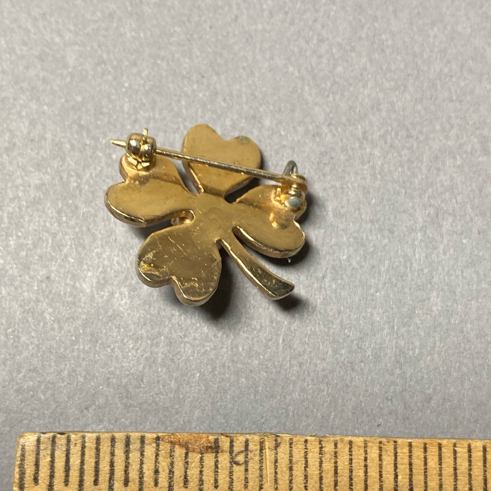 Vintage small purple rhinestone four leaf clover pin - Picture 3 of 5